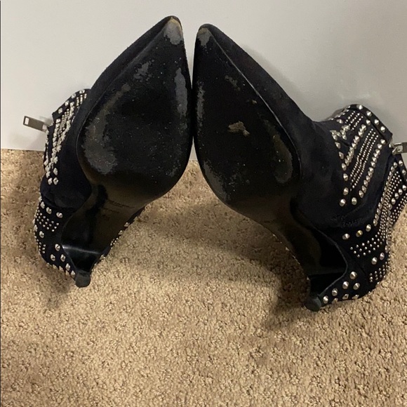 Sexy Saint Laurent studded black ankle boots - Picture 4 of 9